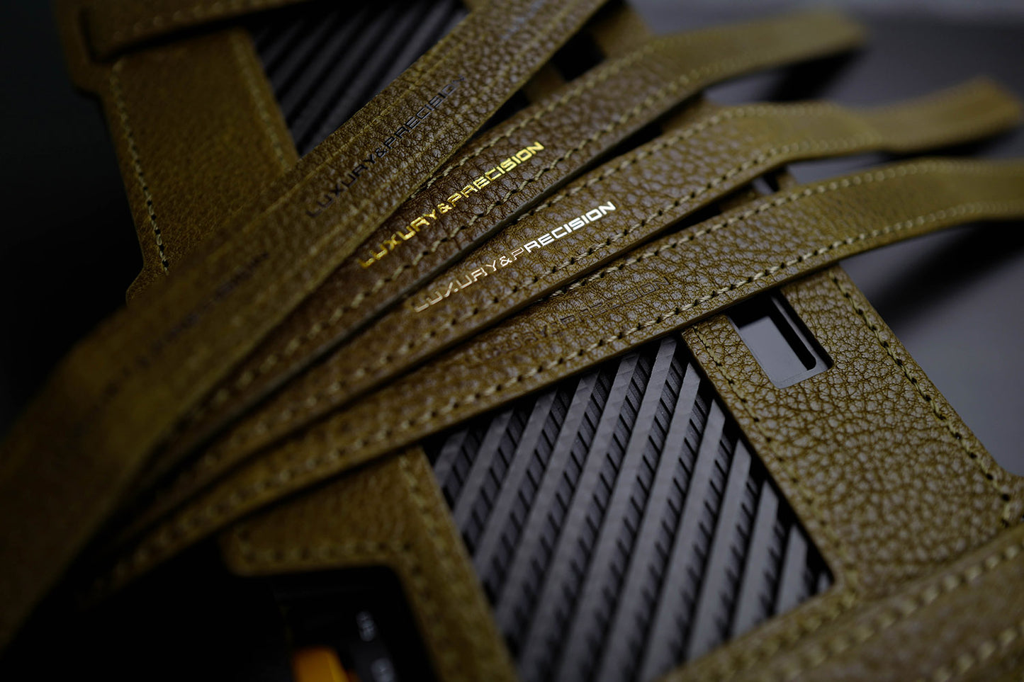 【5月3日発売】Leather case for EA4