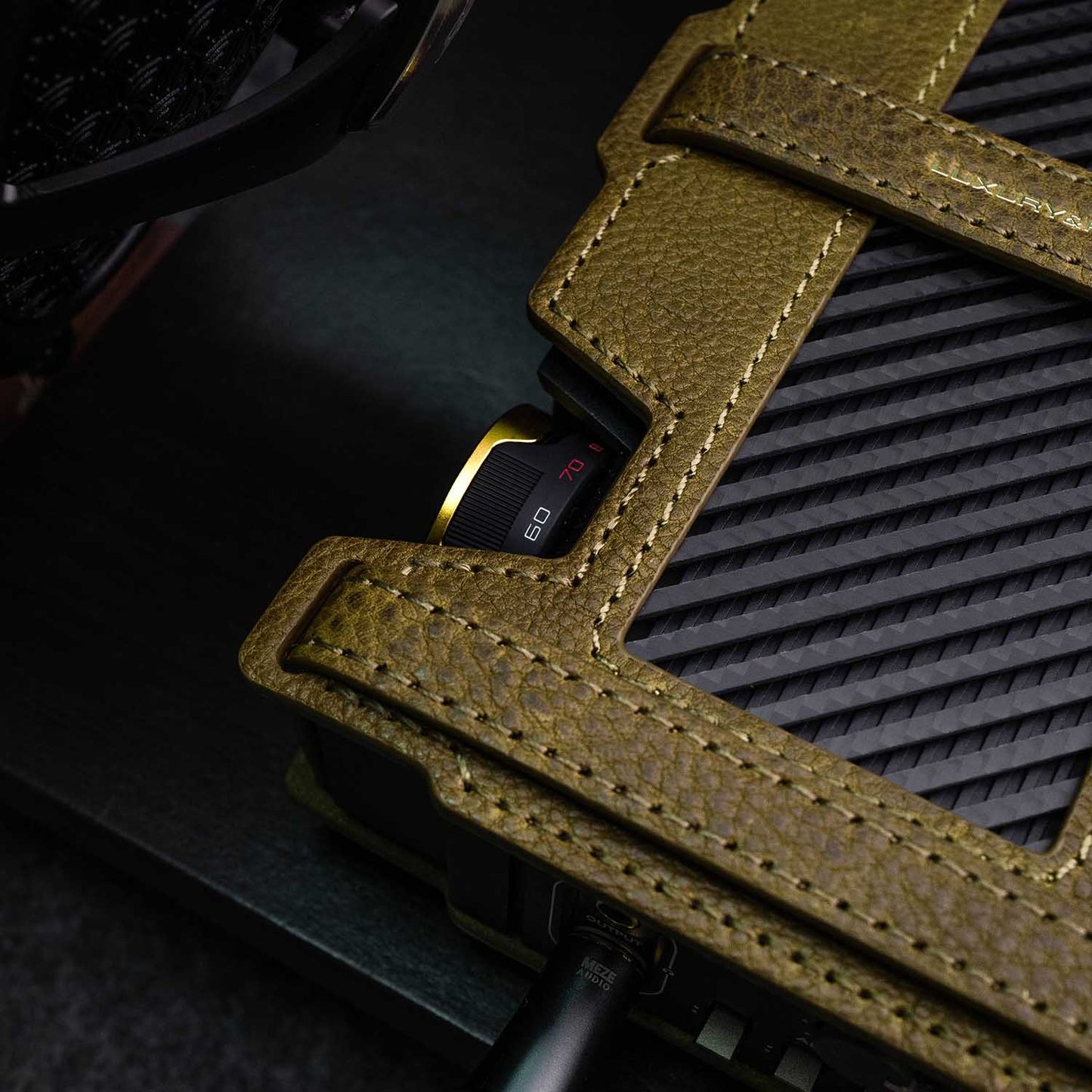 【5月3日発売】Leather case for EA4