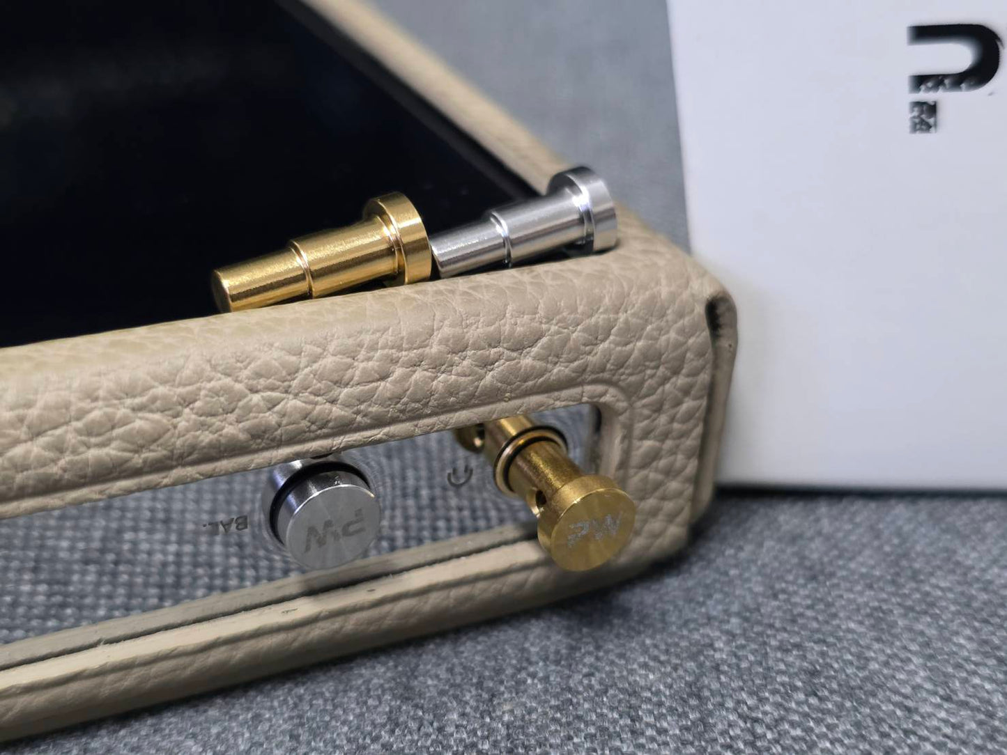Ground-Resonance Gold&Platinum 3.5mm/4.4mm 2WAYタイプ