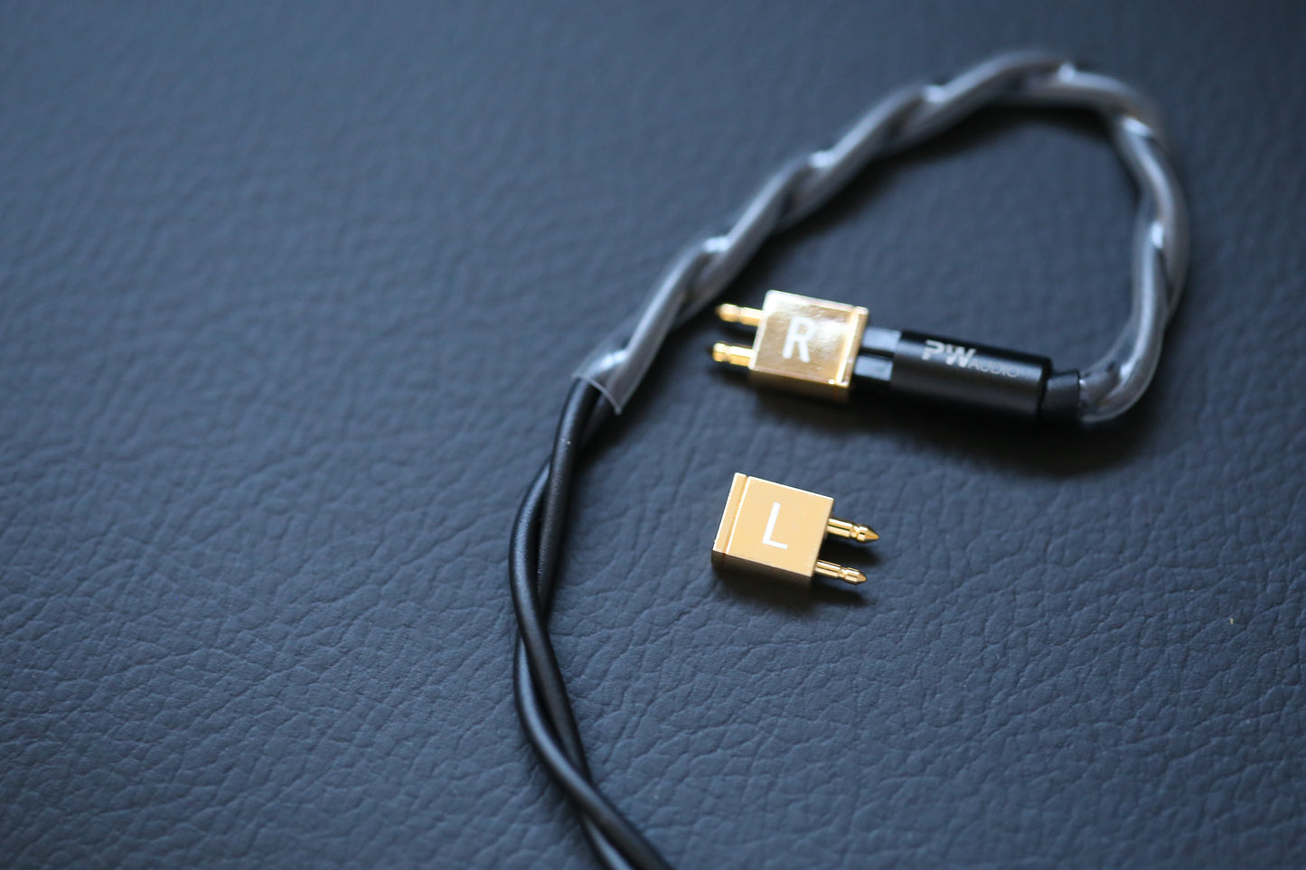 CIEM2pin to Fitearコネクター変換アダプタ(2pinCIEM(F) to Fitear(M) adapter)
