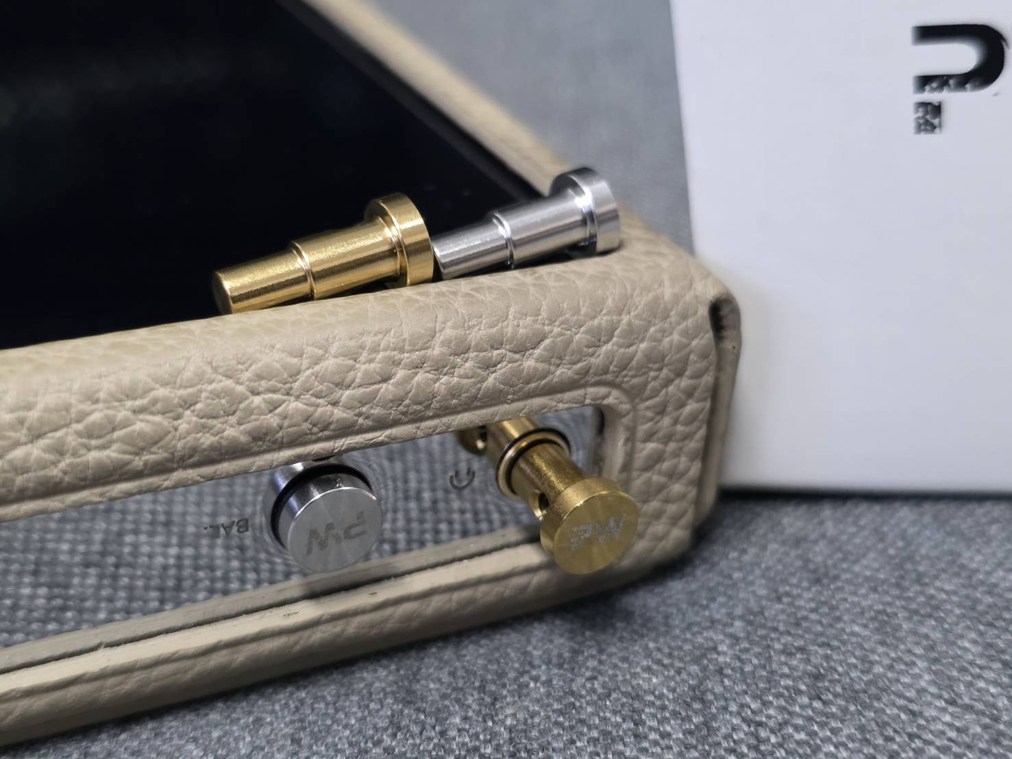 Ground-Resonance Gold&Platinum 3.5mm/4.4mm 2WAYタイプ – Audio